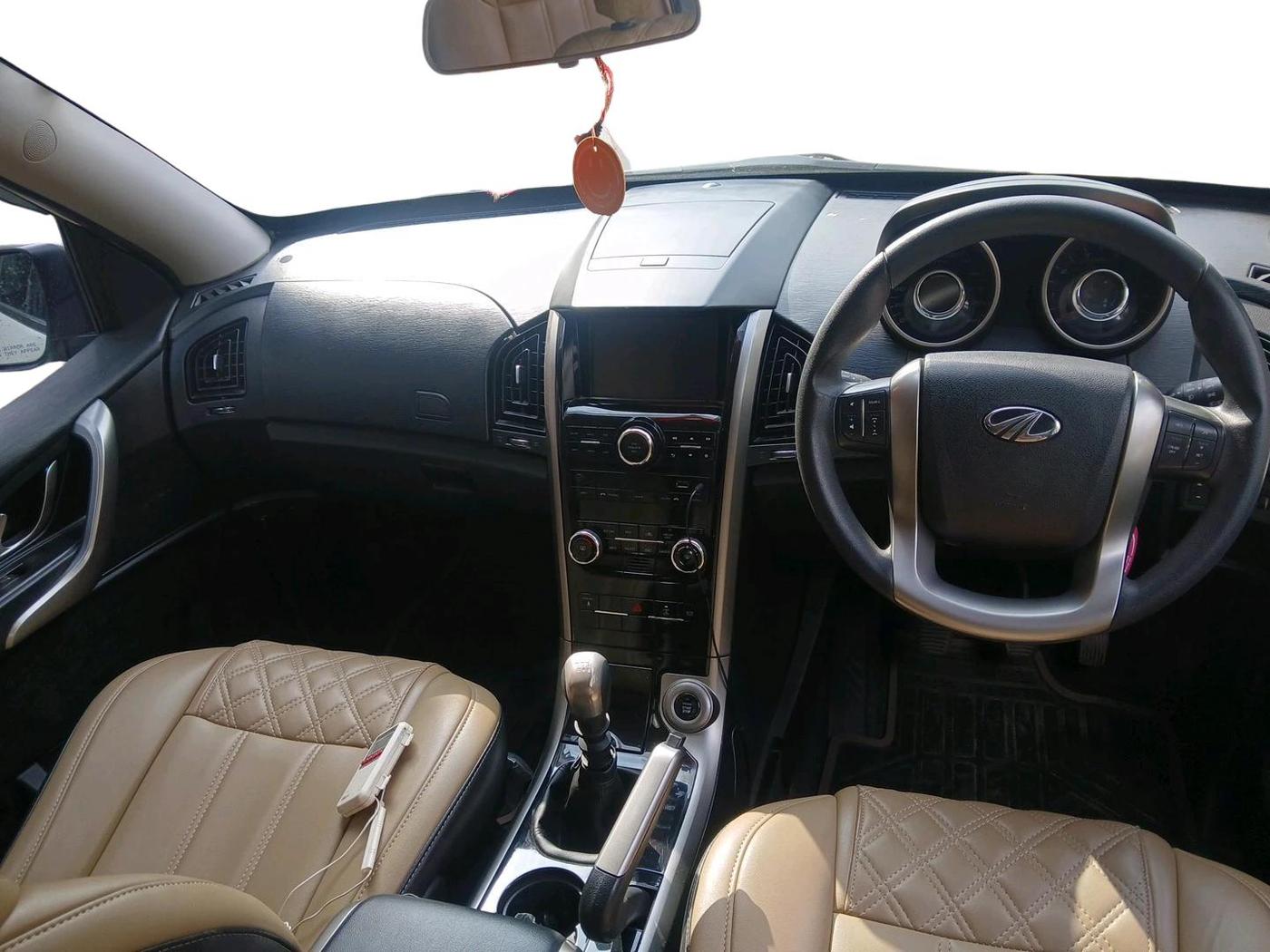 2019 Mahindra XUV500 W7, Diesel, Manual, 34,314 km, interior