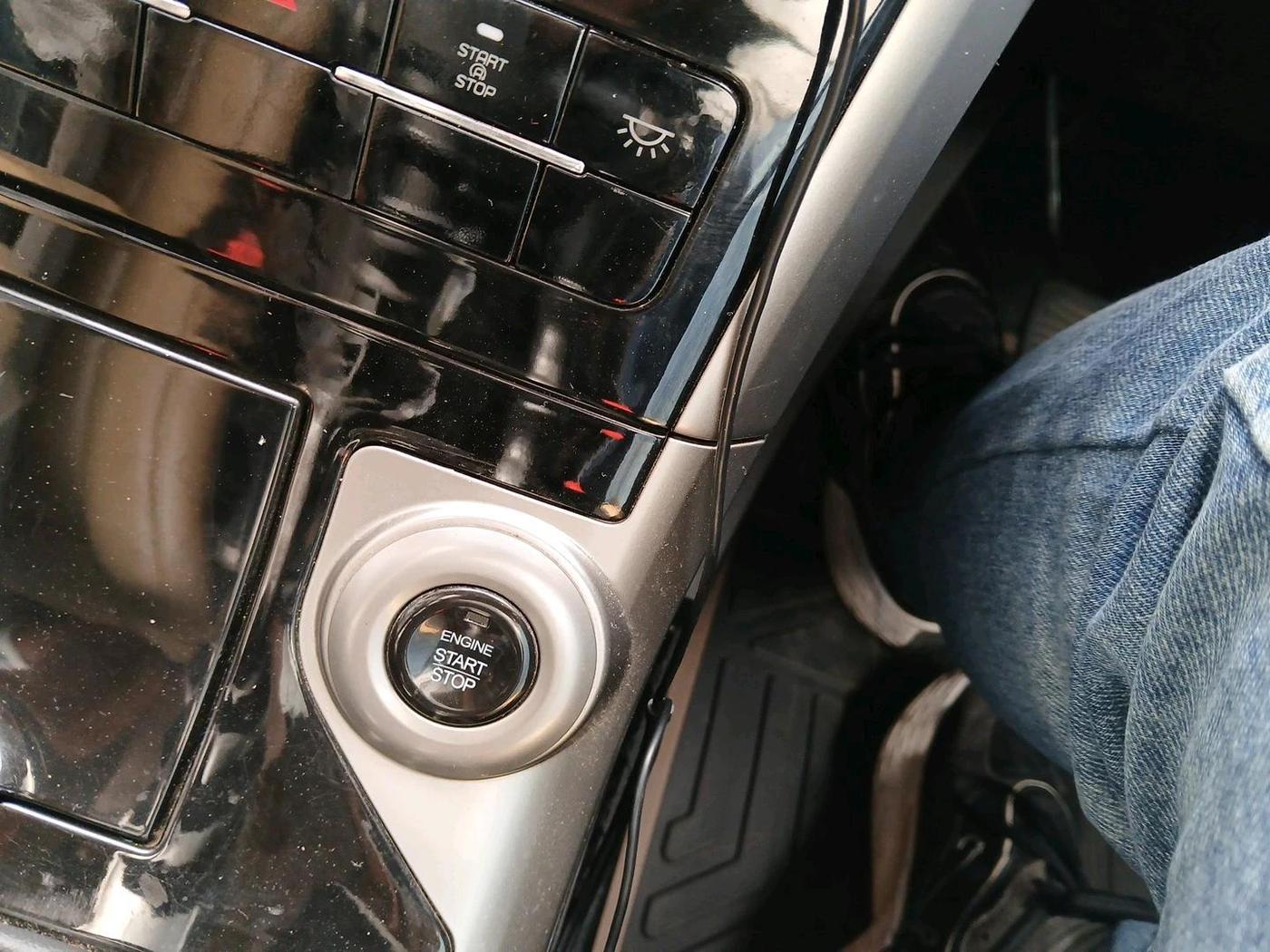 2019 Mahindra XUV500 W7, Diesel, Manual, 34,314 km, interior