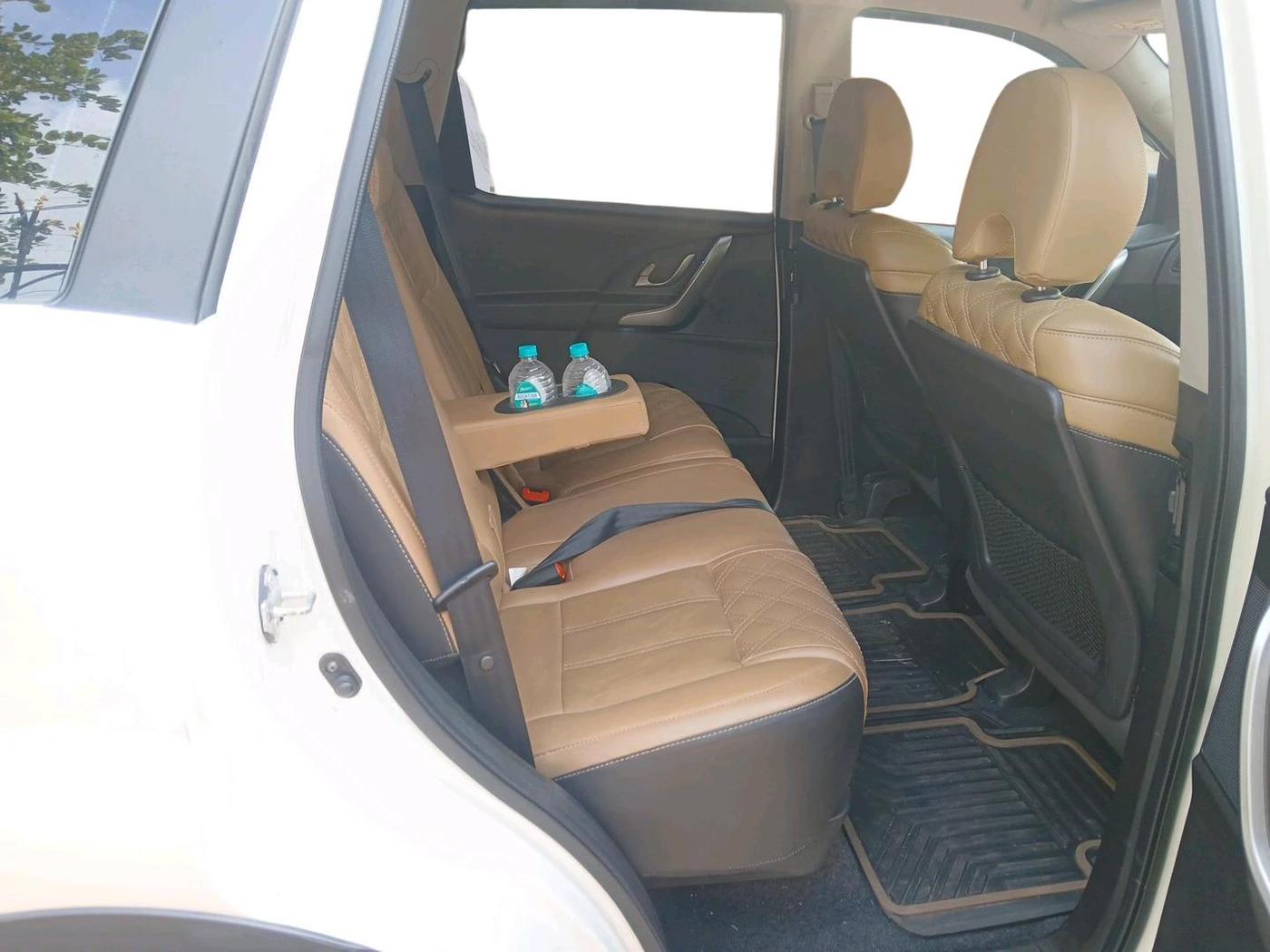 2019 Mahindra XUV500 W7, Diesel, Manual, 34,314 km, interior