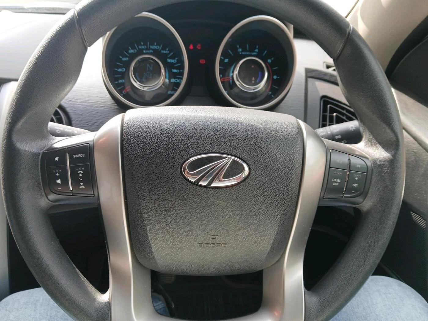 2019 Mahindra XUV500 W7, Diesel, Manual, 34,314 km, interior