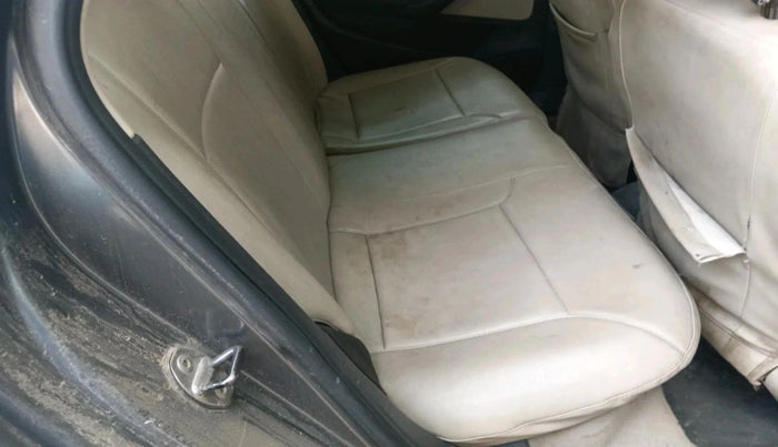 2011 Volkswagen Polo HIGHLINE 1.6L, Petrol, Manual, 87,077 km, interior