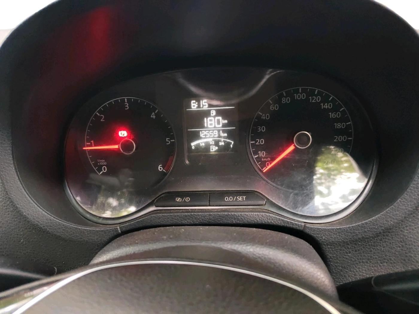 2015 Volkswagen Polo HIGHLINE1.5L, Diesel, Manual, 1,25,591 km, interior