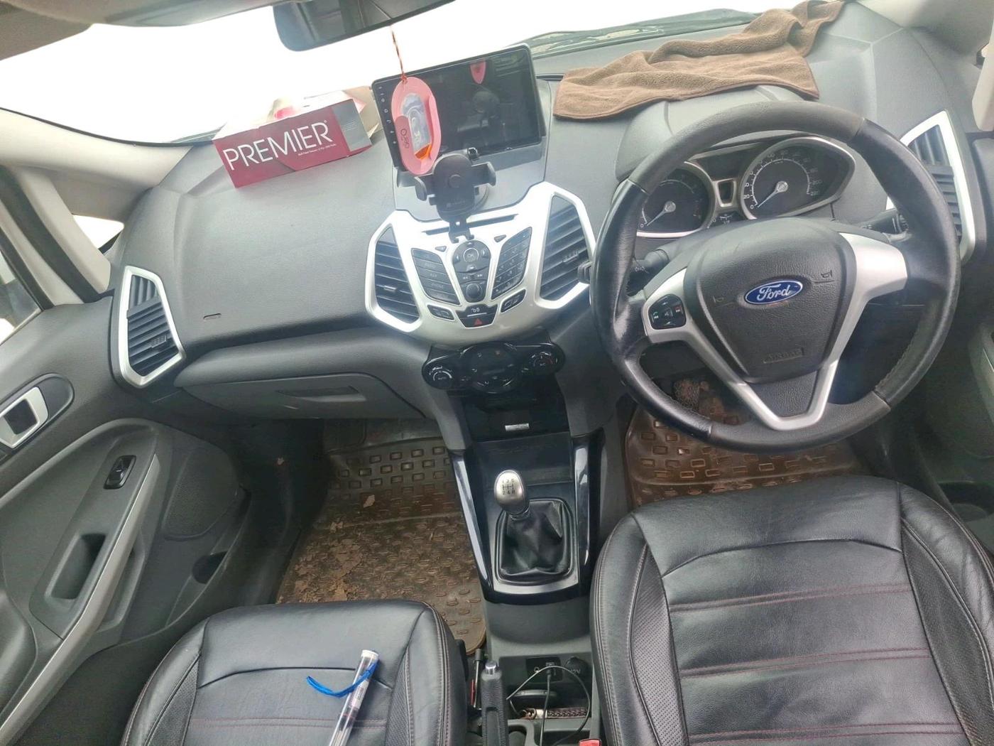 2013 Ford Ecosport TITANIUM 1.0L ECOBOOST (OPT), Petrol, Manual, 1,08,861 km, interior