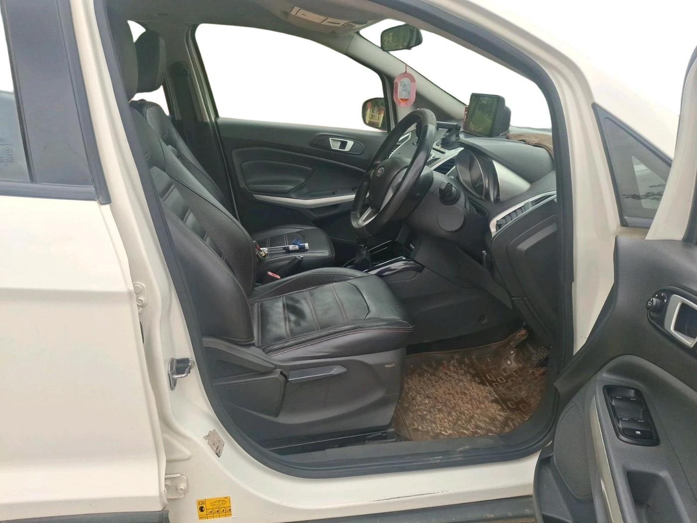 2013 Ford Ecosport TITANIUM 1.0L ECOBOOST (OPT), Petrol, Manual, 1,08,861 km, interior