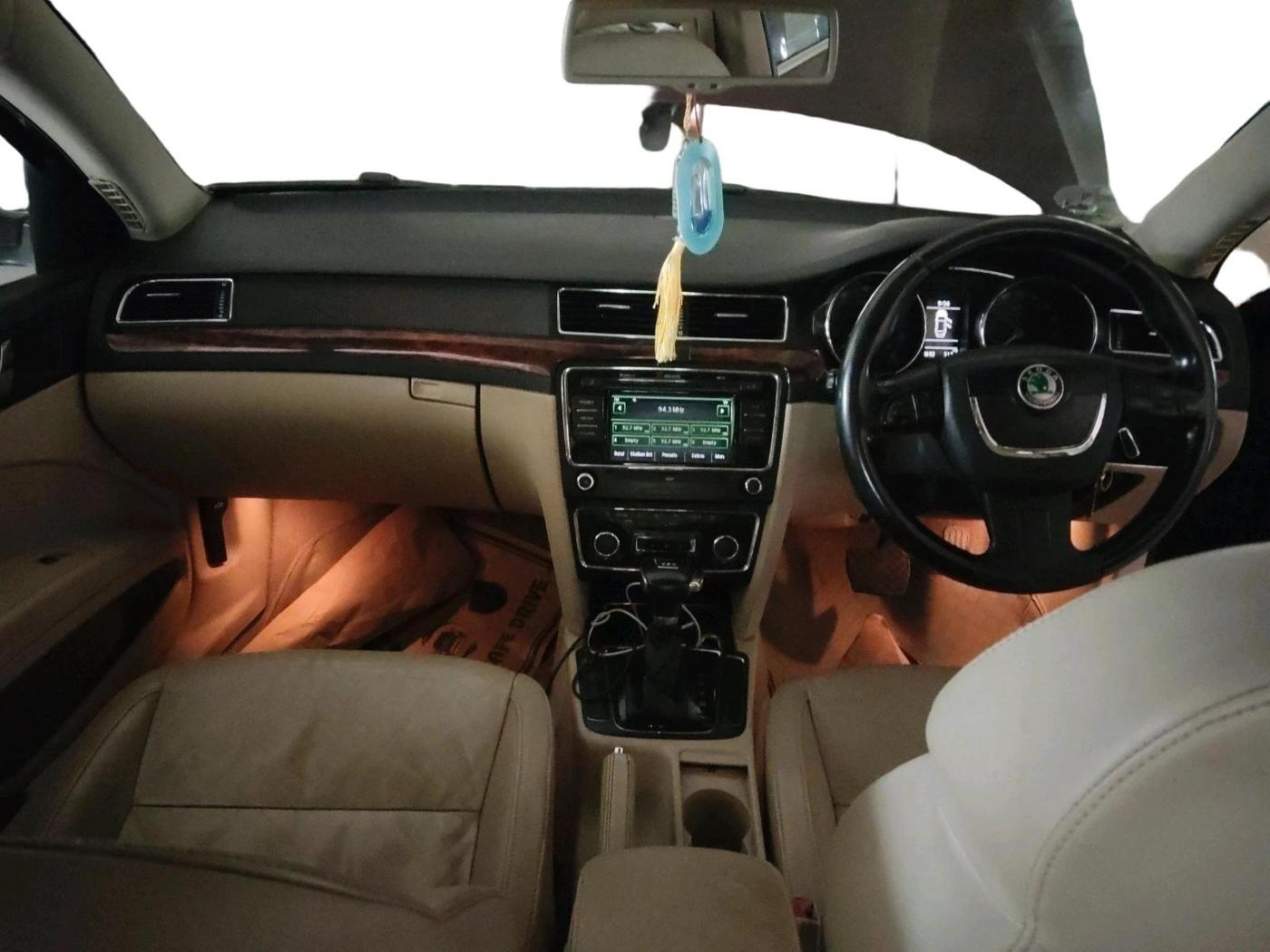 2011 Skoda Superb ELEGANCE 1.8 TSI AT, Petrol, Automatic, 64,692 km, interior