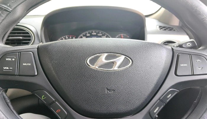 2015 Hyundai Grand i10 SPORTZ 1.2 KAPPA VTVT, Petrol, Manual, 71,386 km, interior