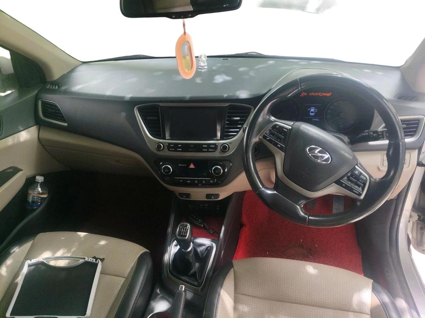 2017 Hyundai Verna 1.6 VTVT SX O, Petrol, Manual, 69,938 km, interior