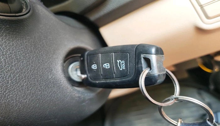 2018 Hyundai Verna 1.6 VTVT SX, Petrol, Manual, 1,04,249 km, interior