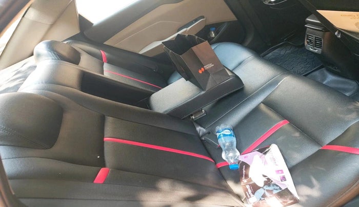 2018 Hyundai Verna 1.6 VTVT SX, Petrol, Manual, 1,04,249 km, interior