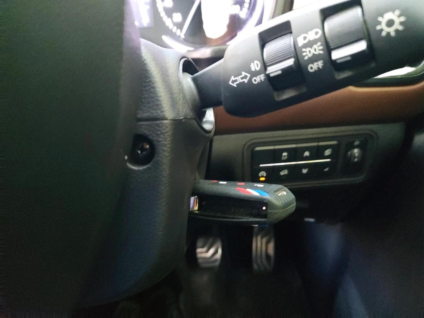 2025 Mahindra SCORPIO-N Z2 PETROL MT 7 STR, Petrol, Manual, 2,101 km, interior
