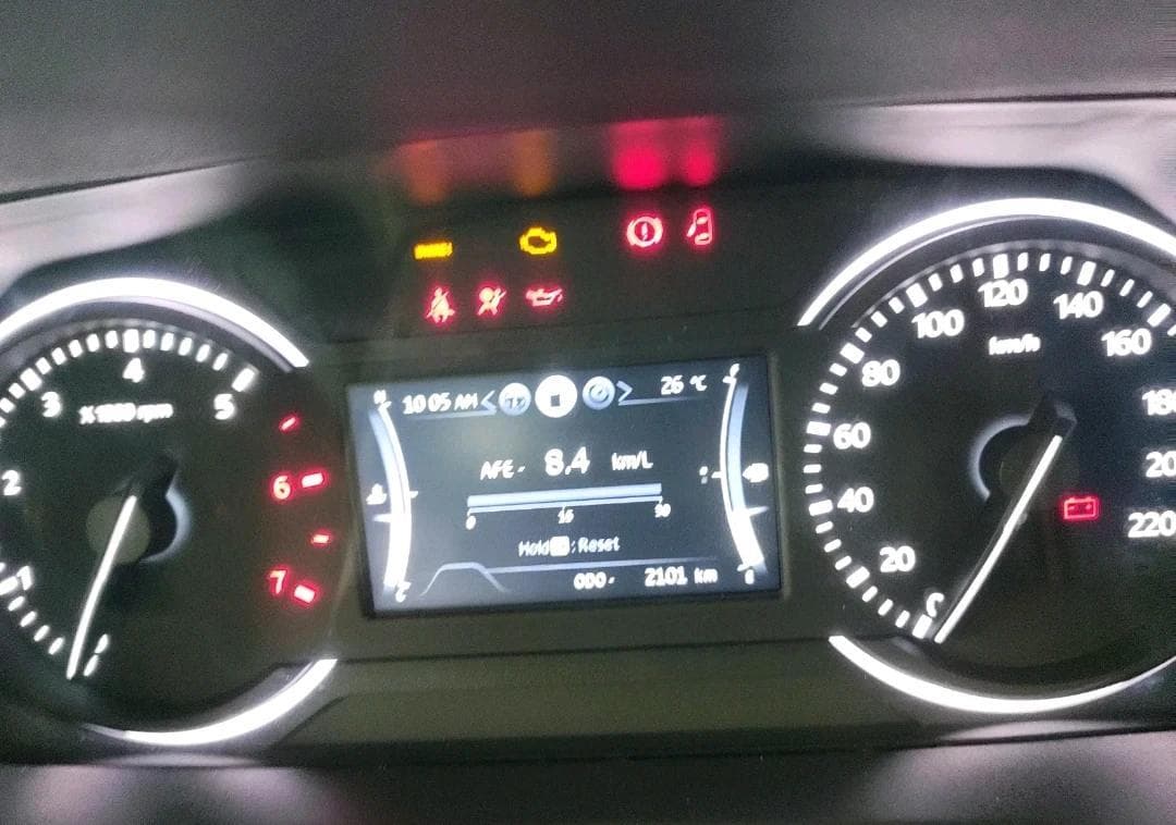 2025 Mahindra SCORPIO-N Z2 PETROL MT 7 STR, Petrol, Manual, 2,101 km, interior
