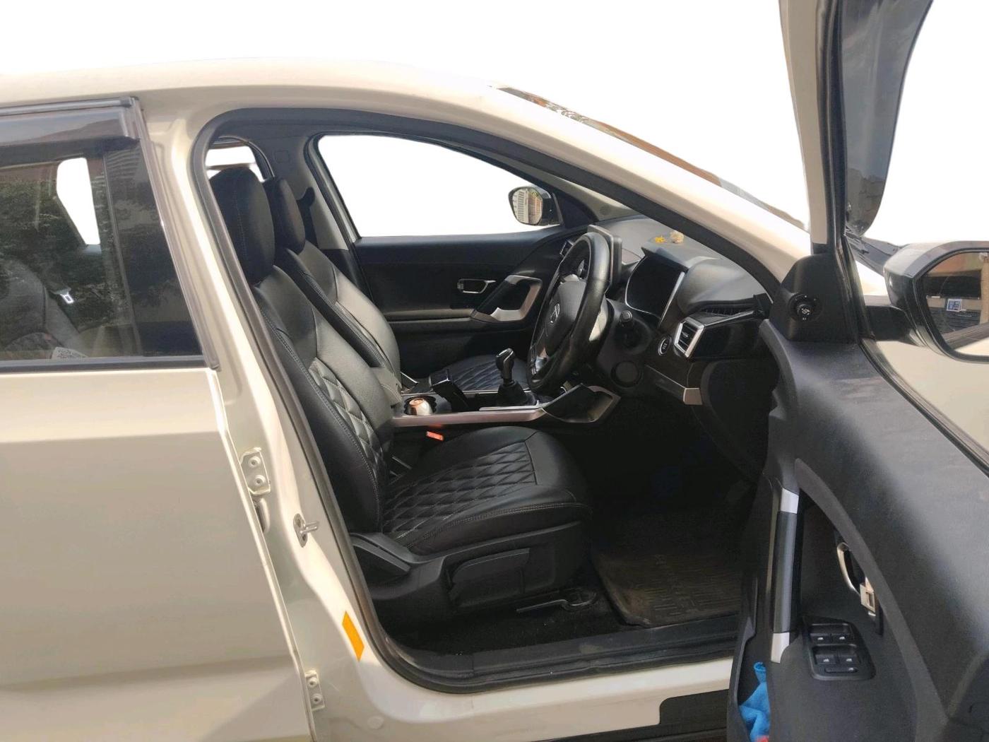 2021 Tata Harrier XT 2.0L KRYOTEC, Diesel, Manual, 53,521 km, interior