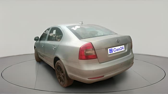 2010 Skoda Laura ELEGANCE 2.0 TDI CR MT, Diesel, Manual, 1,46,947 km, exterior