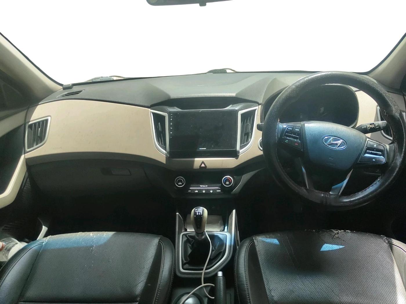 2016 Hyundai Creta SX (O) 1.6 DIESEL, Diesel, Manual, 2,80,837 km, interior