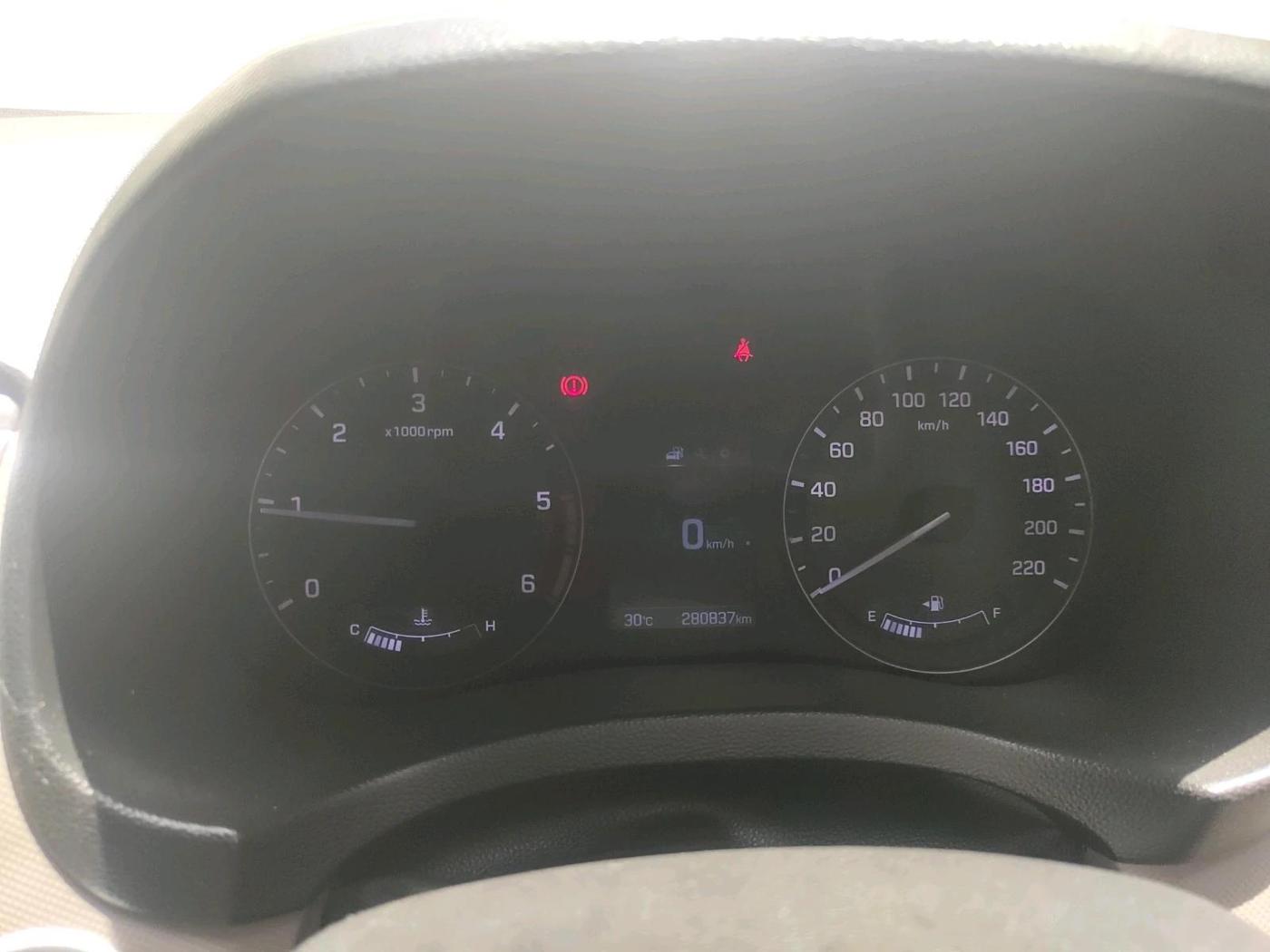 2016 Hyundai Creta SX (O) 1.6 DIESEL, Diesel, Manual, 2,80,837 km, interior