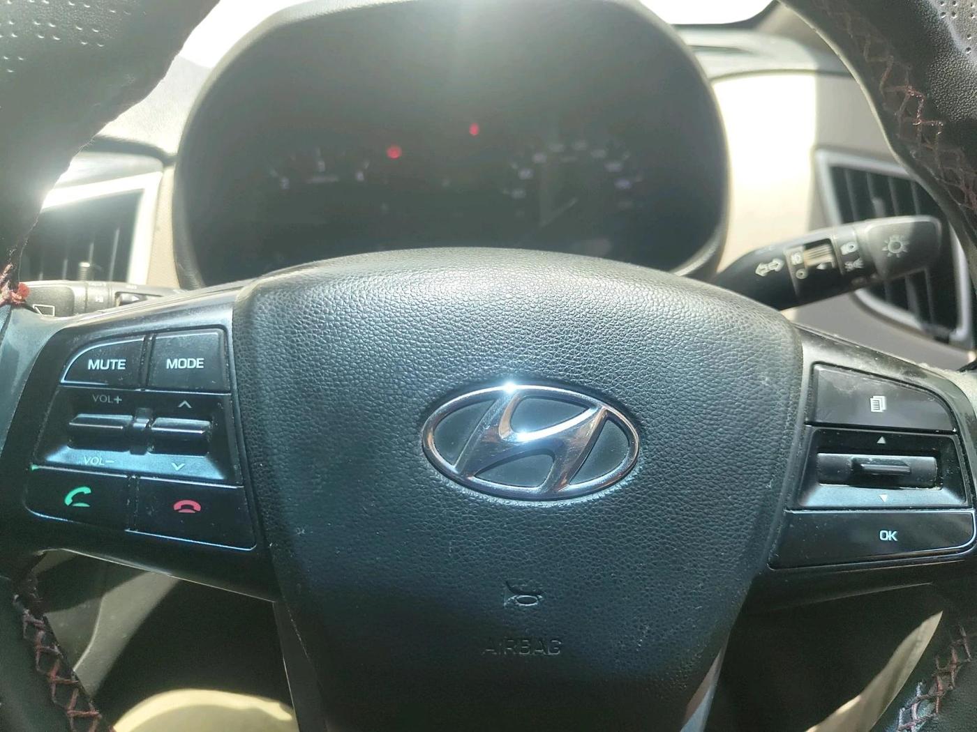 2016 Hyundai Creta SX (O) 1.6 DIESEL, Diesel, Manual, 2,80,837 km, interior
