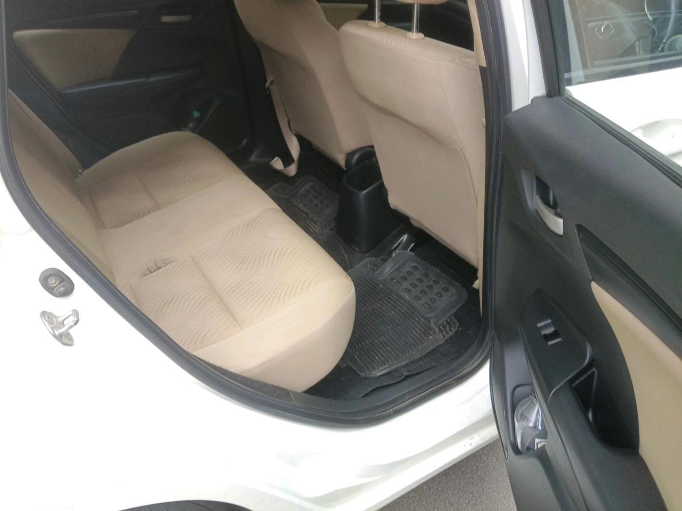 2016 Honda Jazz 1.2L I-VTEC S, Petrol, Manual, 1,15,633 km, interior