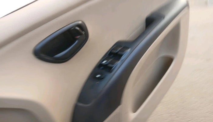 2010 Hyundai i10 MAGNA 1.1, Petrol, Manual, 68,134 km, interior