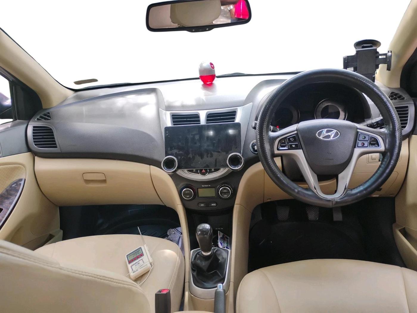 2012 Hyundai Verna FLUIDIC 1.6 VTVT SX, CNG, Manual, 1,58,574 km, interior