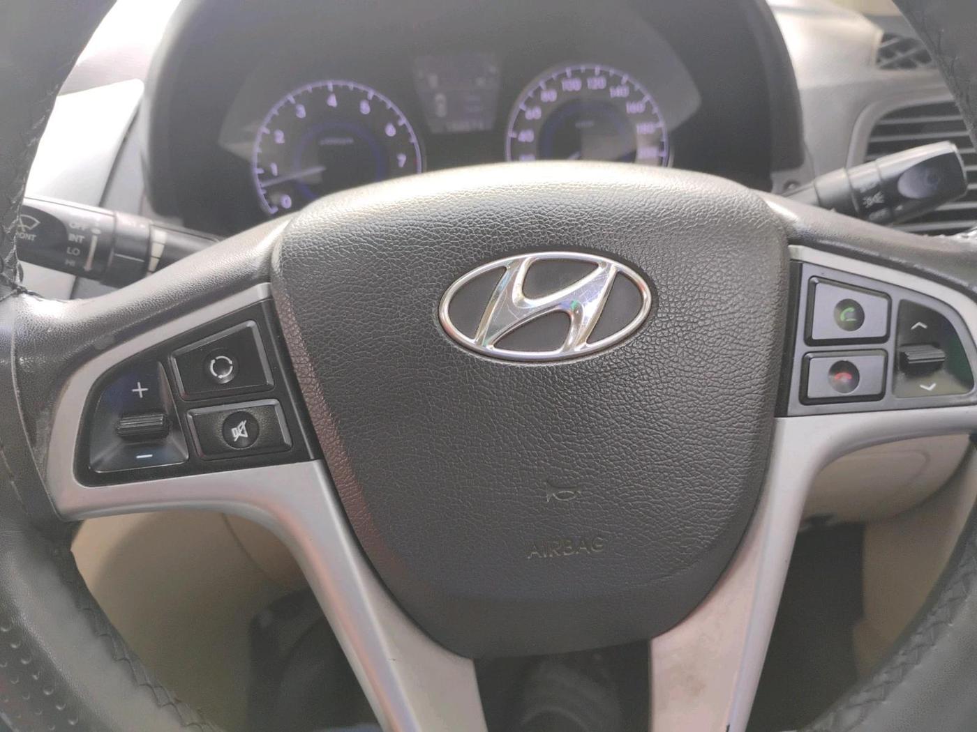 2012 Hyundai Verna FLUIDIC 1.6 VTVT SX, CNG, Manual, 1,58,574 km, interior