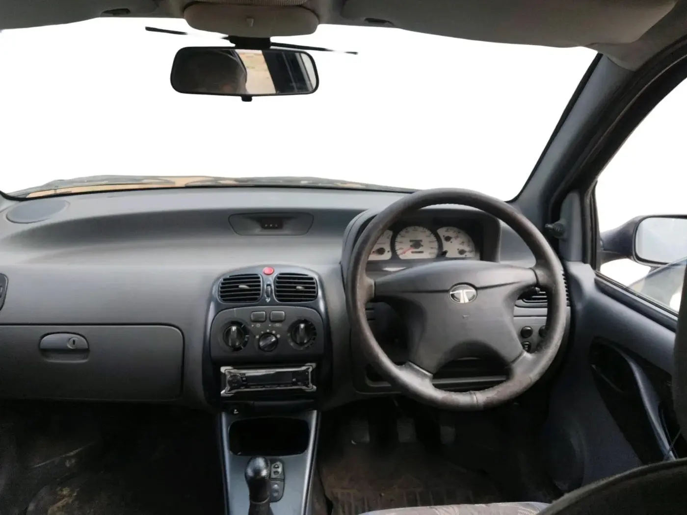 2004 Tata Indigo GLX, Petrol, Manual, 55,400 km, interior