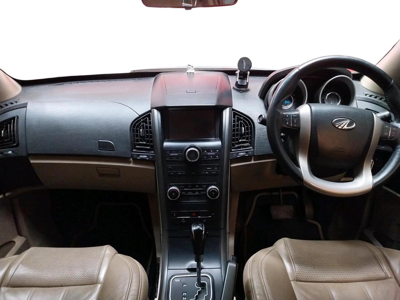2016 Mahindra XUV500 W8 AT, Diesel, Automatic, 1,11,020 km, interior
