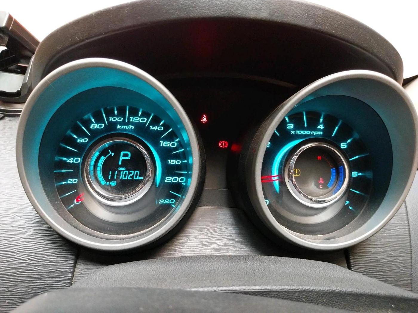 2016 Mahindra XUV500 W8 AT, Diesel, Automatic, 1,11,020 km, interior