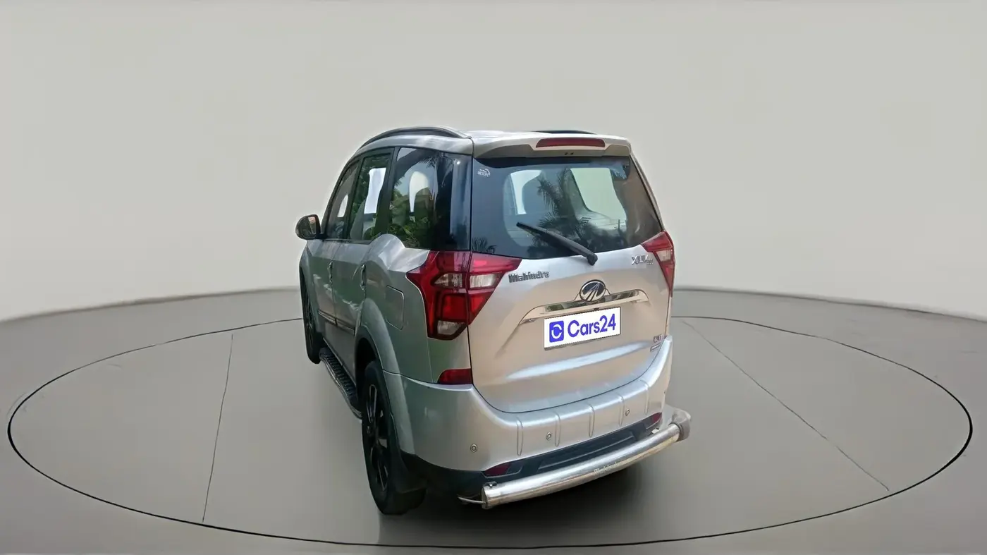 2018 Mahindra XUV500 W11 AT, Diesel, Automatic, 77,142 km, exterior