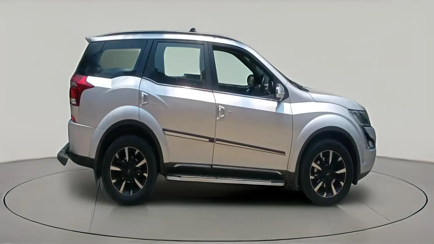 2018 Mahindra XUV500 W11 AT, Diesel, Automatic, 77,142 km, exterior
