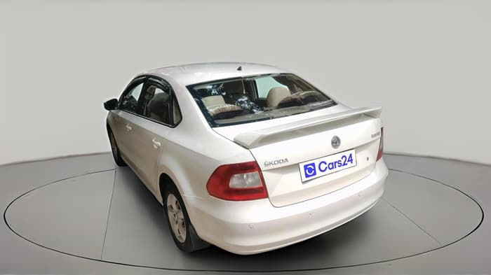 2014 Skoda Rapid ELEGANCE 1.6 TDI CR MT, Diesel, Manual, 84,697 km, exterior