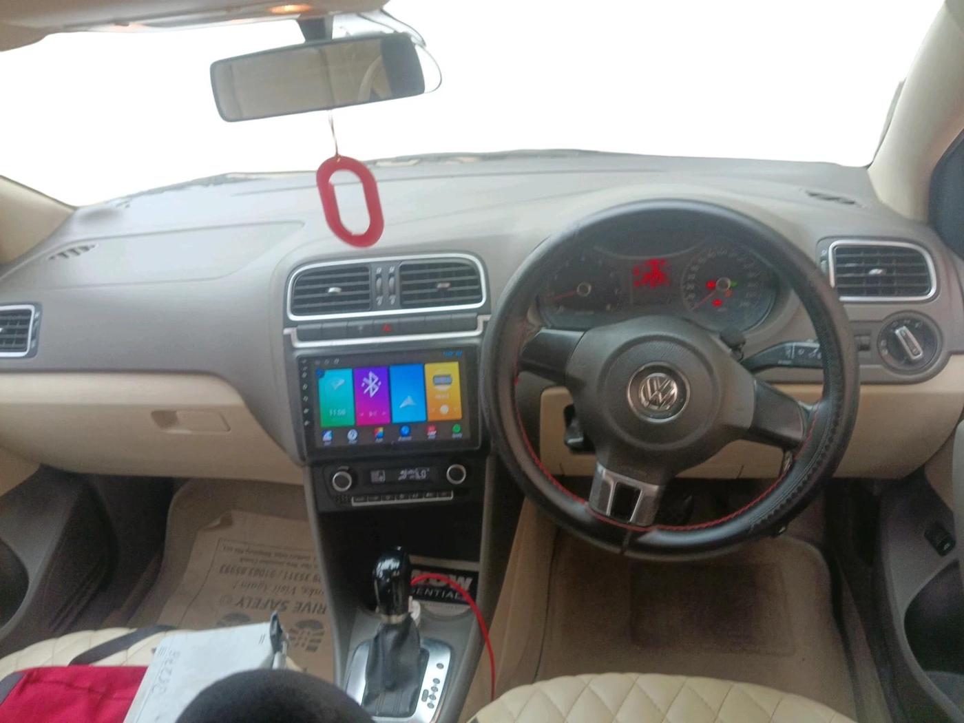 2010 Volkswagen Vento HIGHLINE PETROL AT, Petrol, Automatic, 1,04,137 km, interior