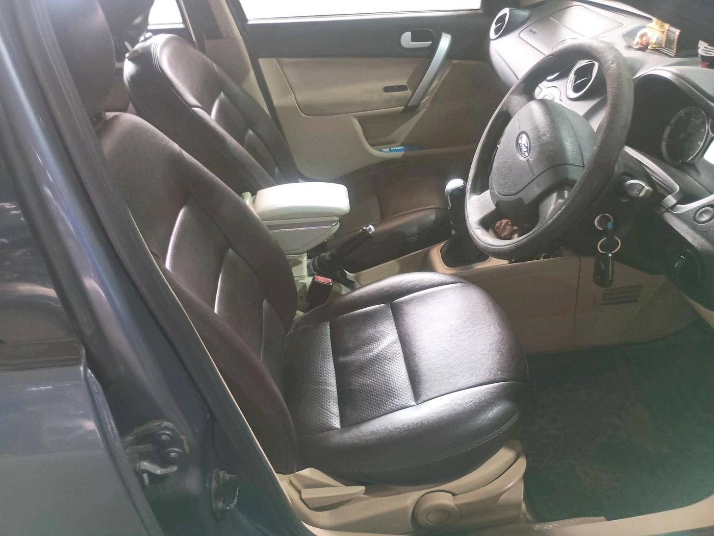 2014 Ford Classic 1.6 DURATEC TITANIUM, Petrol, Manual, 1,08,094 km, interior