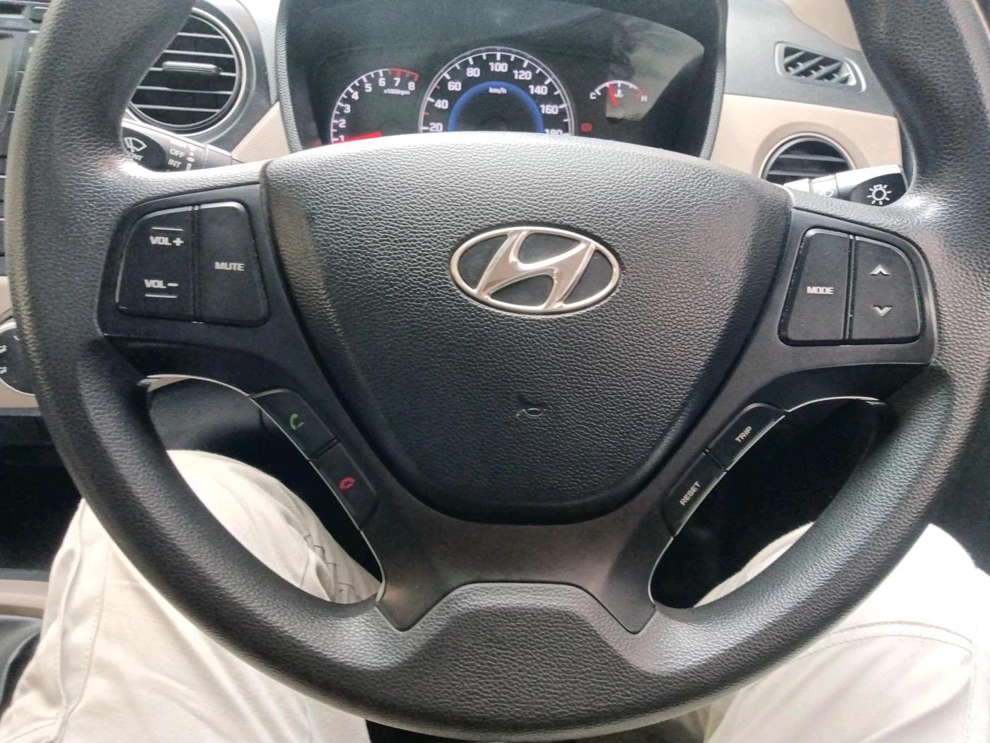 2015 Hyundai Grand i10 SPORTZ 1.2 KAPPA VTVT, Petrol, Manual, 81,948 km, interior