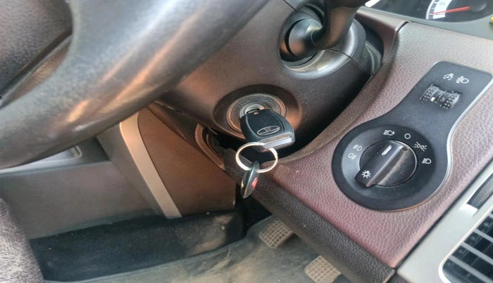 2011 Tata Aria PRESTIGE 4X2, Diesel, Manual, 95,925 km, interior