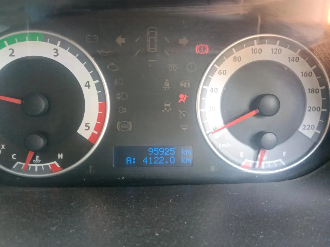 2011 Tata Aria PRESTIGE 4X2, Diesel, Manual, 95,925 km, interior