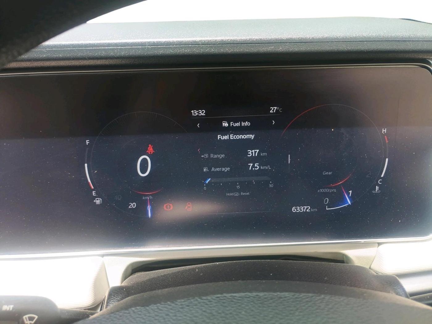 2022 Mahindra XUV700 AX 5 P MT 5 STR (E) , Petrol, Manual, 63,372 km, interior