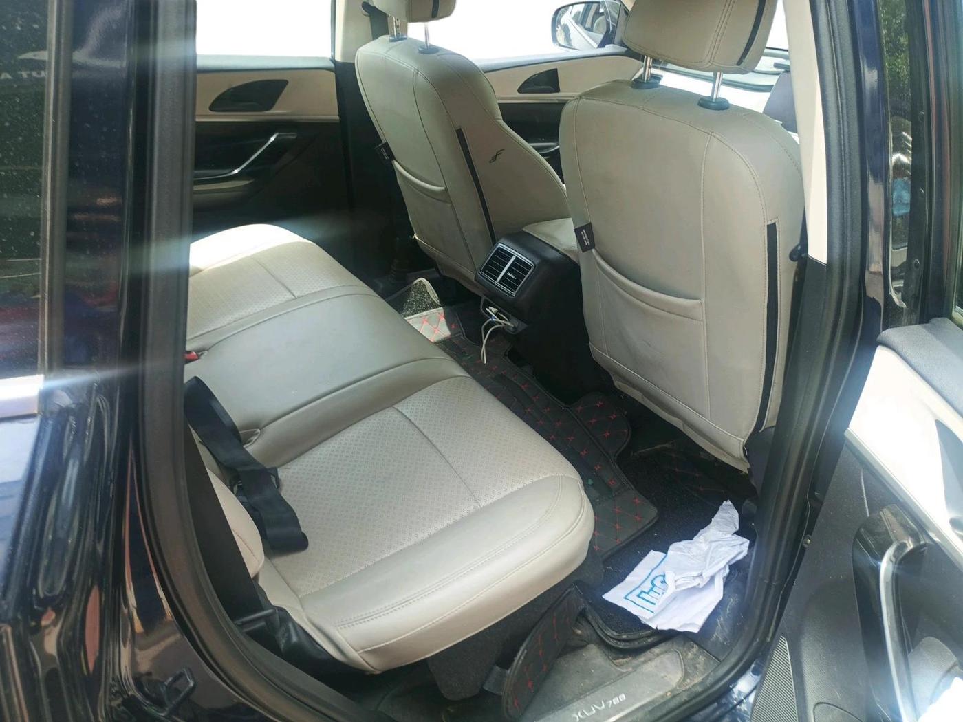 2022 Mahindra XUV700 AX 5 P MT 5 STR (E) , Petrol, Manual, 63,372 km, interior