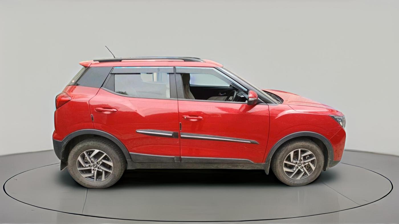 2022 Mahindra XUV300 W8 (O) 1.5 DIESEL, Diesel, Manual, 36,151 km, exterior