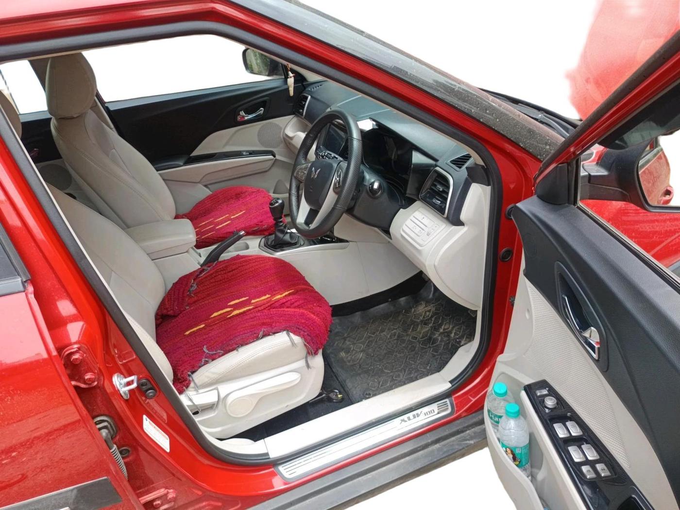 2022 Mahindra XUV300 W8 (O) 1.5 DIESEL, Diesel, Manual, 36,151 km, interior