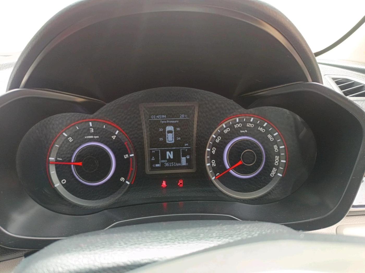2022 Mahindra XUV300 W8 (O) 1.5 DIESEL, Diesel, Manual, 36,151 km, interior