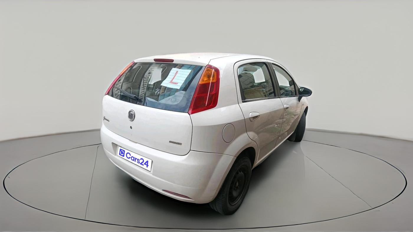 2012 Fiat Grand Punto DYNAMIC 1.3, Diesel, Manual, 1,22,268 km, exterior