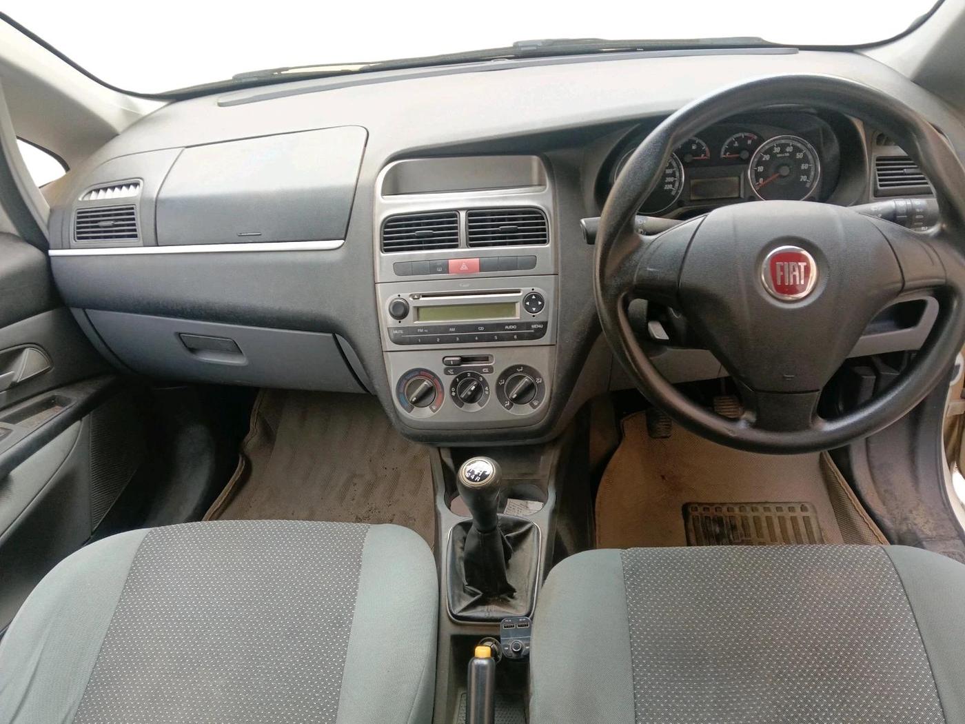 2012 Fiat Grand Punto DYNAMIC 1.3, Diesel, Manual, 1,22,268 km, interior