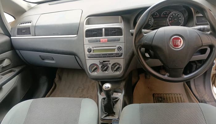 2012 Fiat Grand Punto DYNAMIC 1.3, Diesel, Manual, 1,22,268 km, interior
