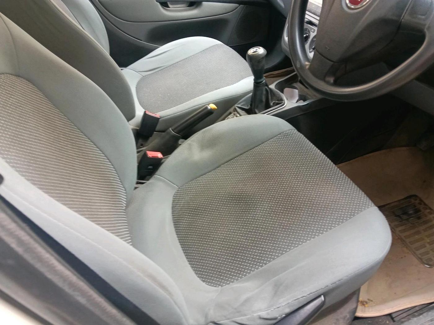 2012 Fiat Grand Punto DYNAMIC 1.3, Diesel, Manual, 1,22,268 km, interior