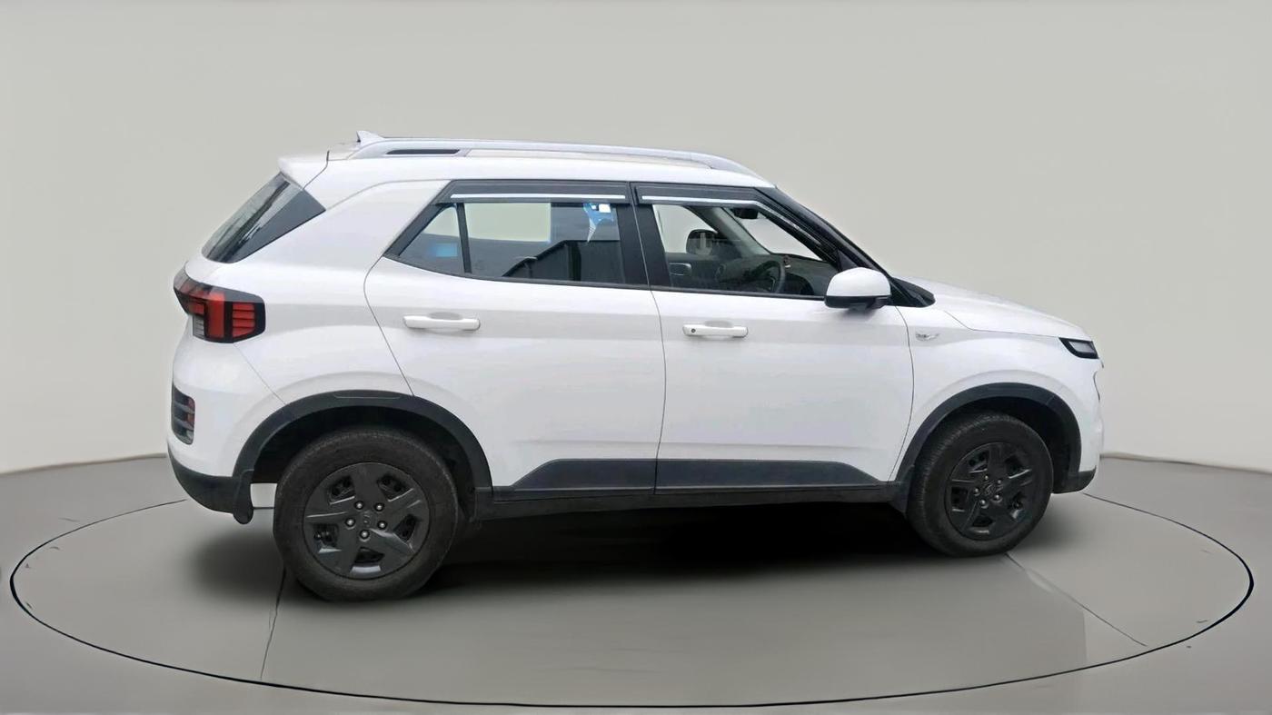 2024 Hyundai VENUE S 1.2, Petrol, Manual, 11,843 km, exterior