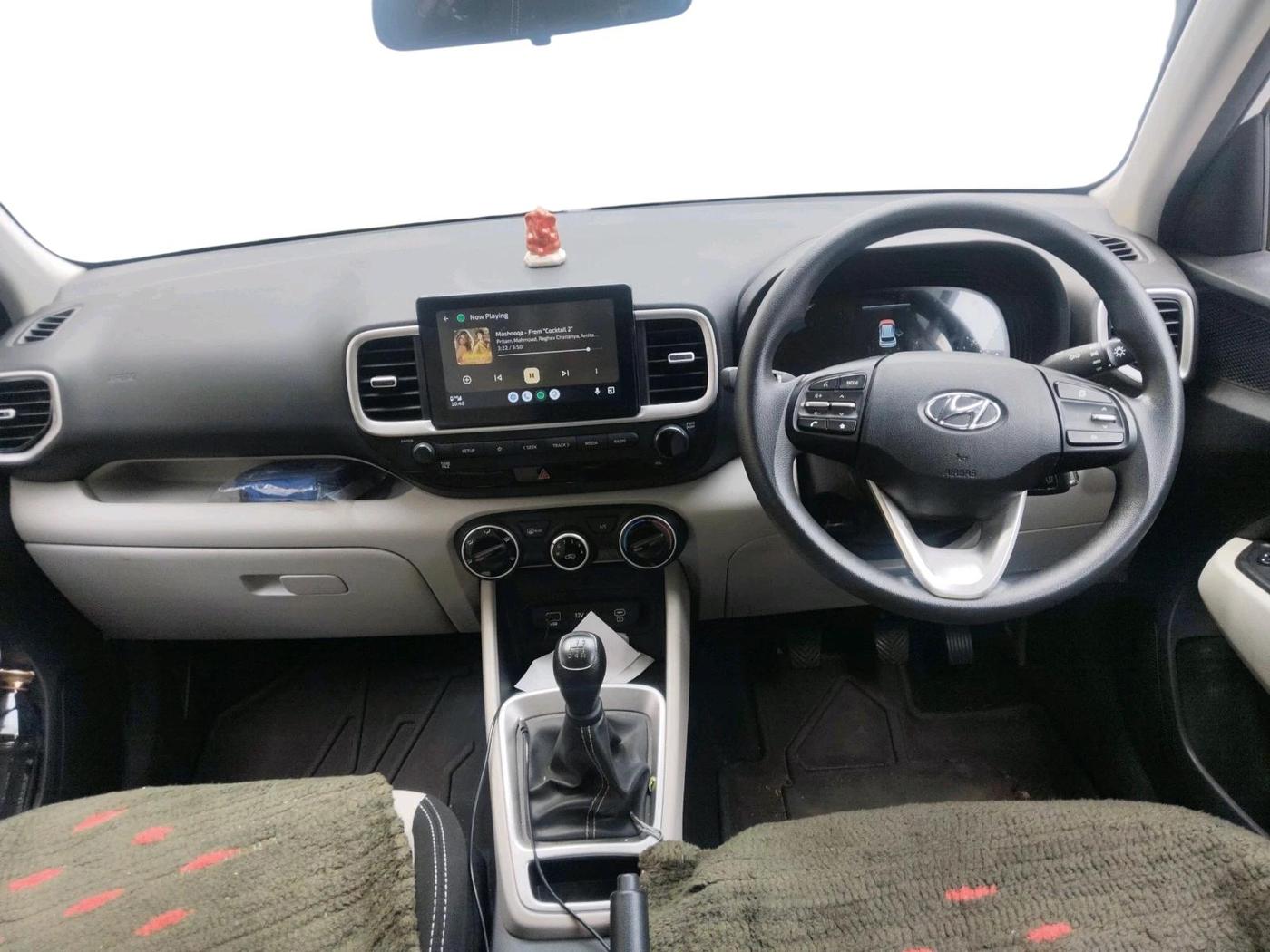 2024 Hyundai VENUE S 1.2, Petrol, Manual, 11,843 km, interior