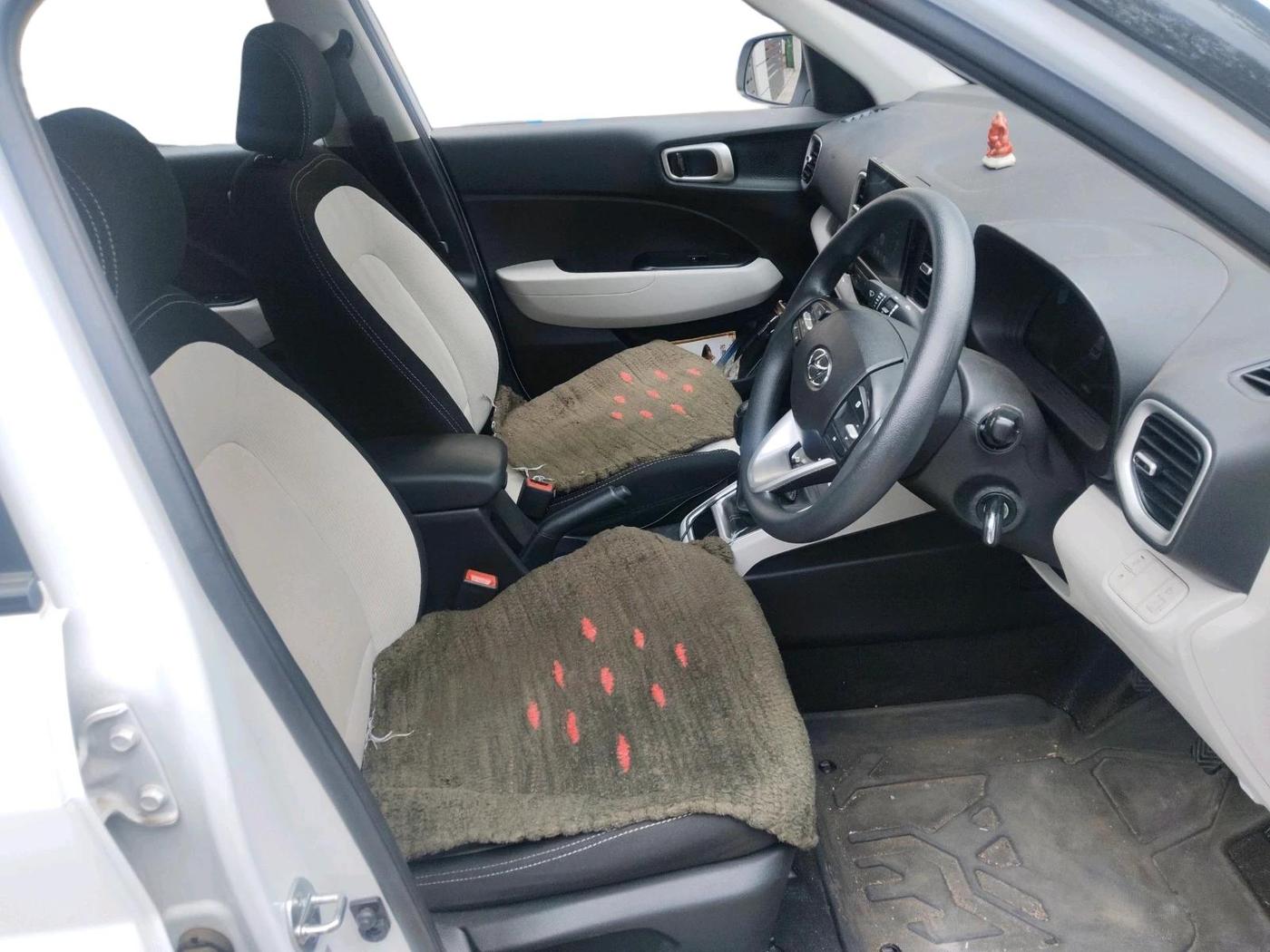 2024 Hyundai VENUE S 1.2, Petrol, Manual, 11,843 km, interior