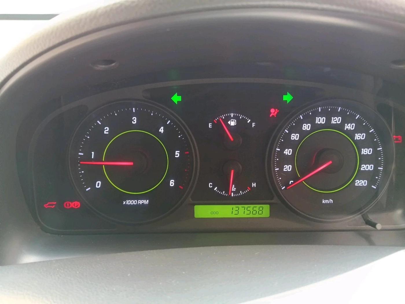 2012 Chevrolet Captiva LT, Diesel, Manual, 1,37,568 km, interior