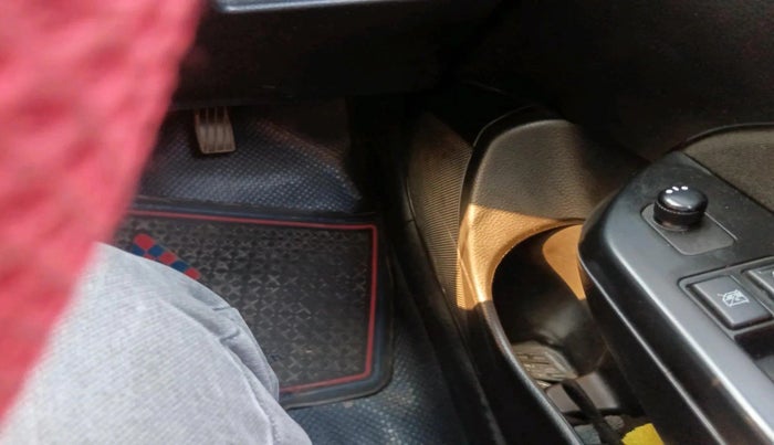 2014 Maruti Swift VXI, Petrol, Manual, 84,225 km, interior