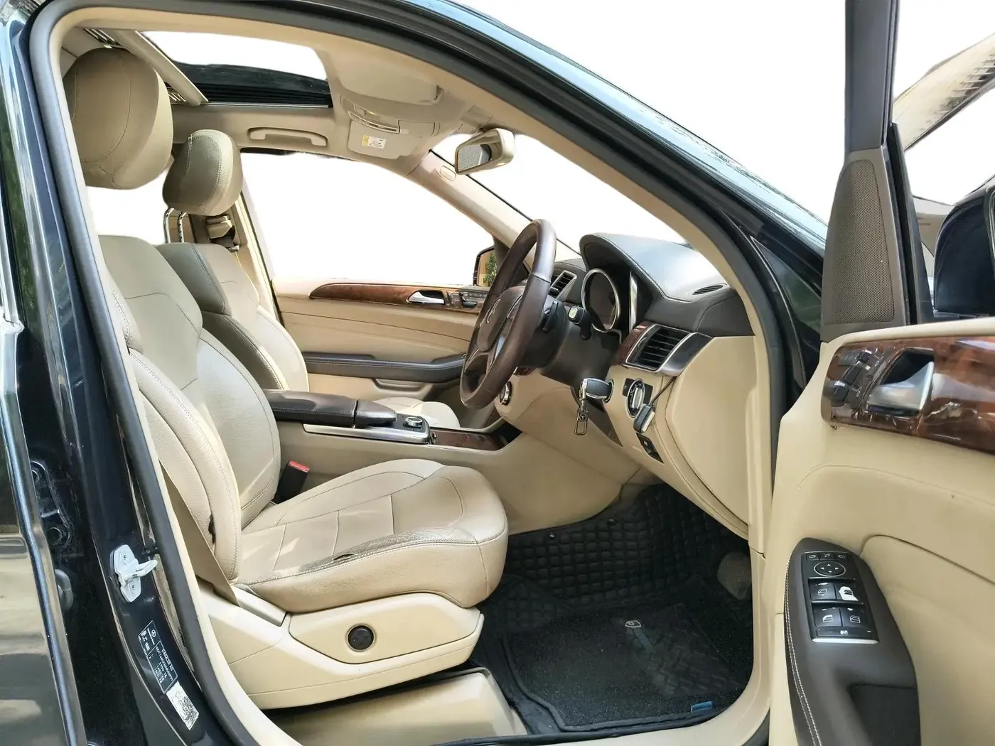 2014 Mercedes Benz Ml Class 350 CDI, Diesel, Automatic, 1,24,750 km, interior